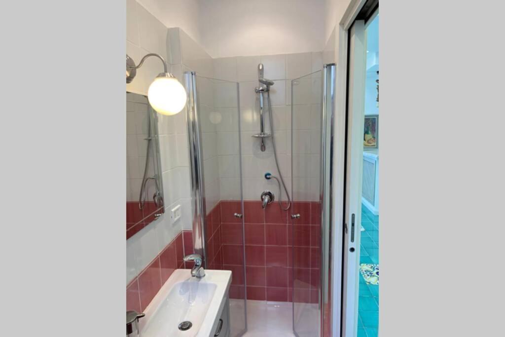 소렌토 Super Attico Vista Mare Con Piscina 아파트 외부 사진