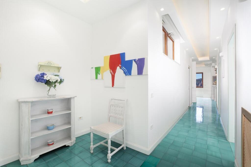 소렌토 Super Attico Vista Mare Con Piscina 아파트 외부 사진